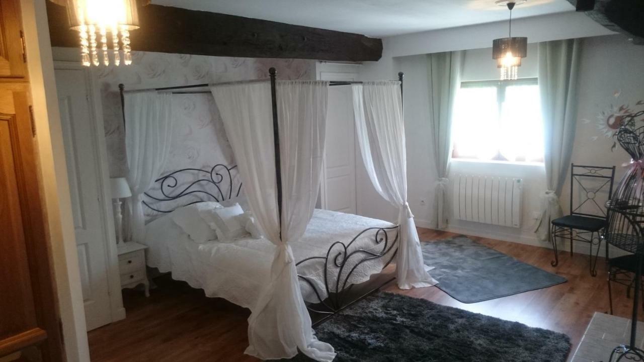 La Gerbaudiere Chambres&Table D Hotes Proche Mont Saint Michel Cuisine Maison Notre-Dame-du-Touchet エクステリア 写真