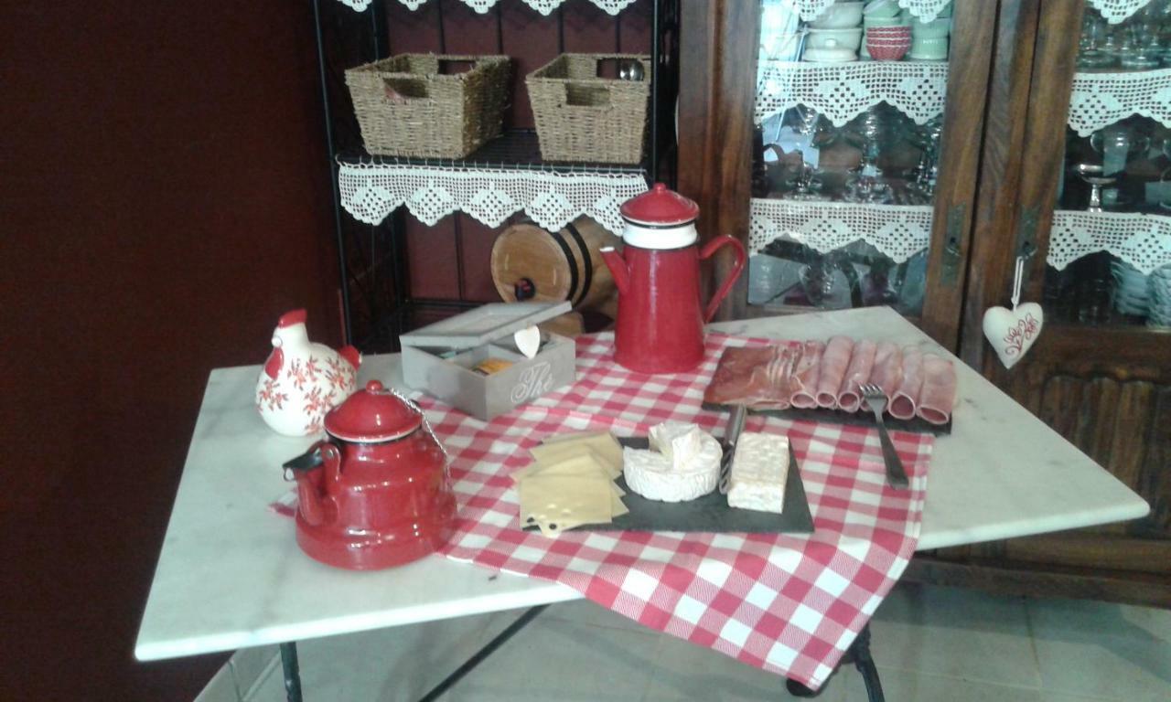 La Gerbaudiere Chambres&Table D Hotes Proche Mont Saint Michel Cuisine Maison Notre-Dame-du-Touchet エクステリア 写真